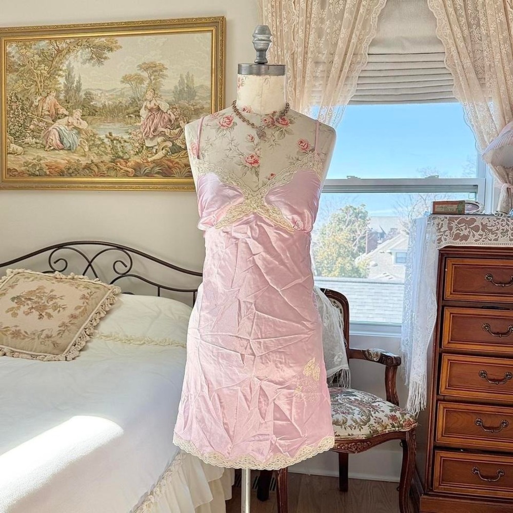 Y2K secret treasures pink satin mini dress size medium